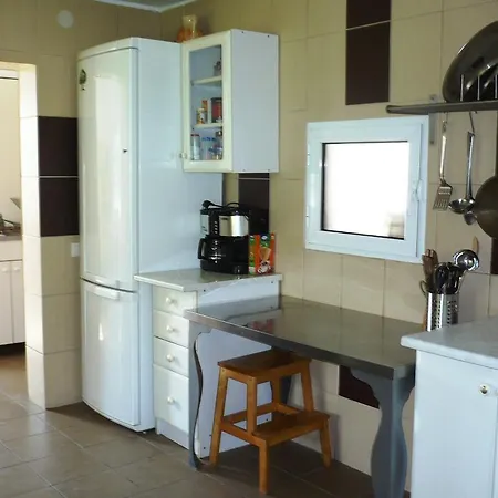 Guest house Pensiunea Tiuta