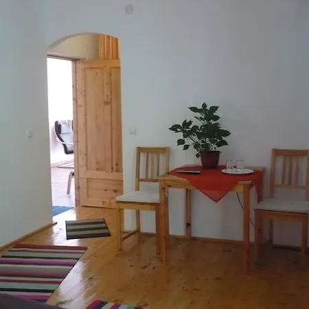 Guest house Pensiunea Tiuta 3*